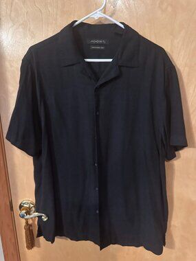 A[x]ist Men's 100% Silk Short Sleeve button down casual shirt